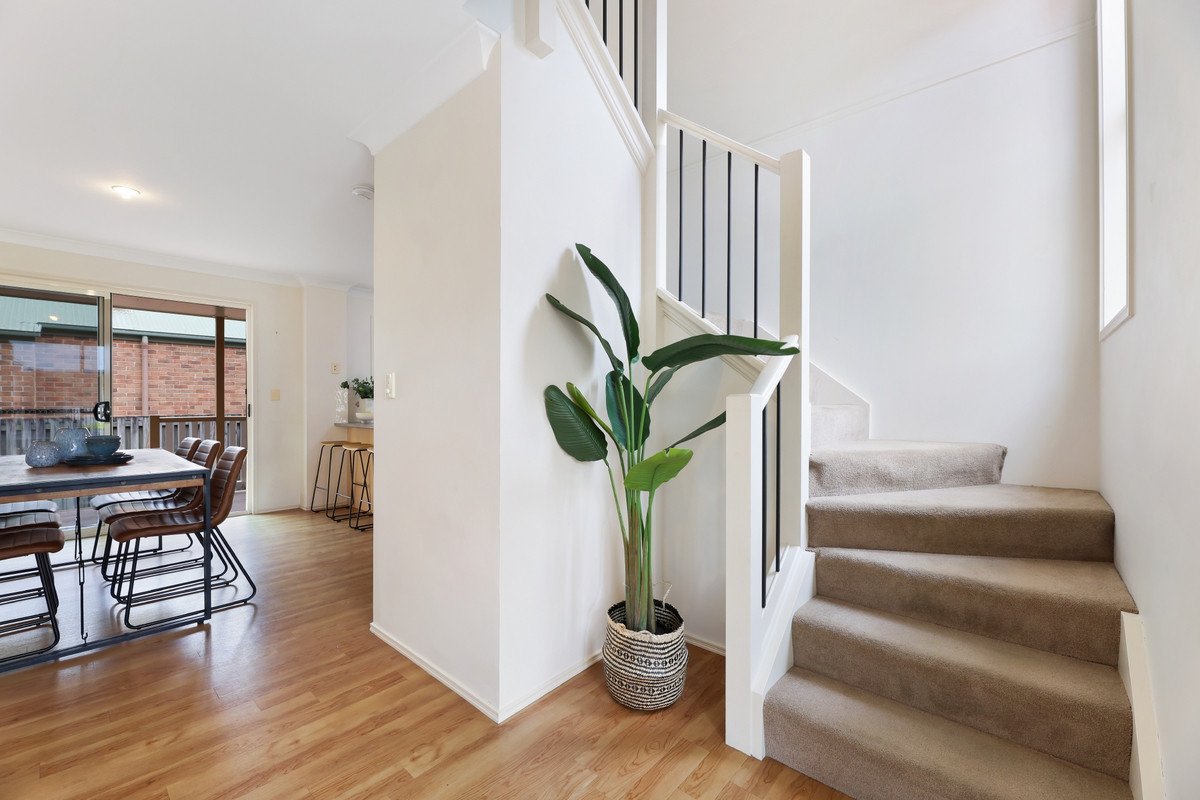 10/27-29 Tallebudgera Creek Road Burleigh Heads 16