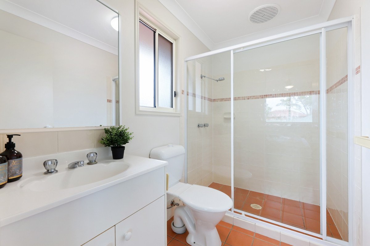 10/27-29 Tallebudgera Creek Road Burleigh Heads 21