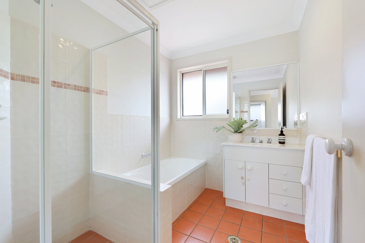 10/27-29 Tallebudgera Creek Road Burleigh Heads 22