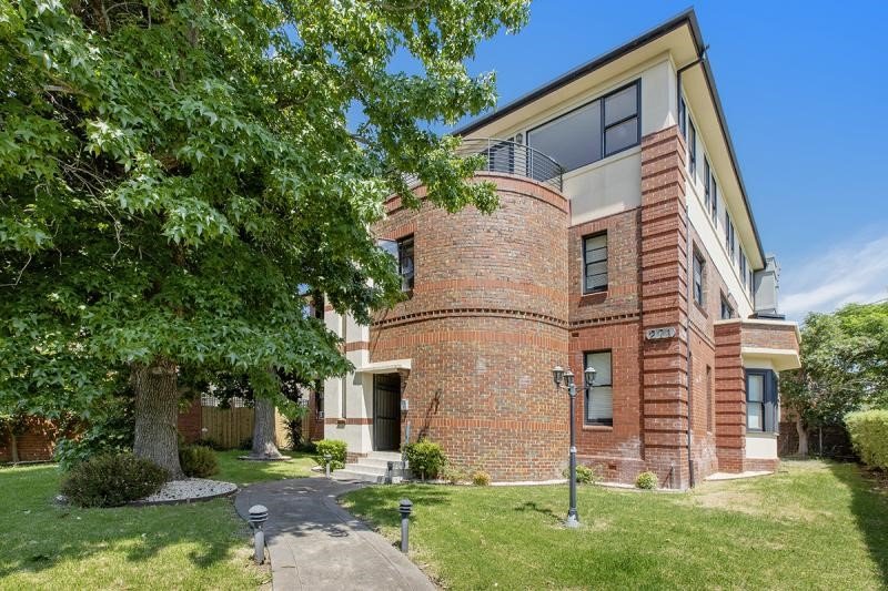 Real Estate and Property in 10/271 Balaclava Road, Caulfield North, VIC