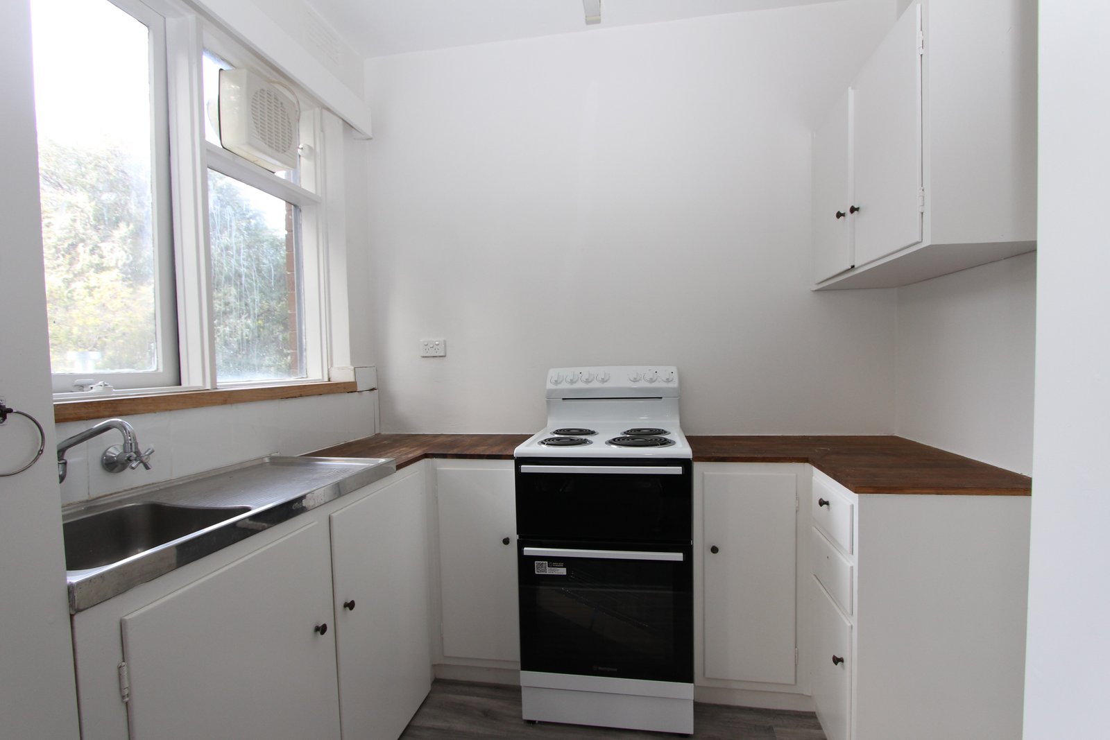 Real Estate and Property in 10/278 Barkly Street, Elwood, VIC