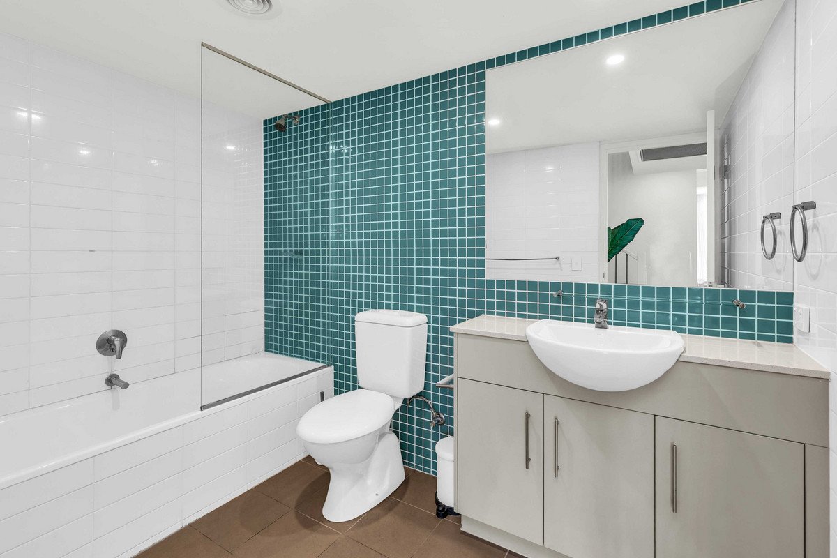 1028/1 Ocean Street Burleigh Heads 7