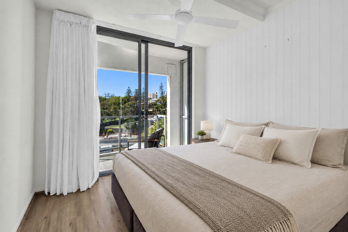 1028/1 Ocean Street Burleigh Heads 8