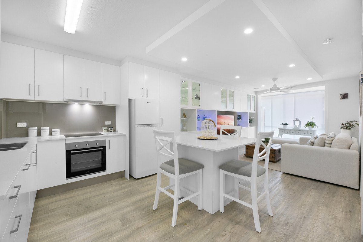 10/286 The Esplanade Miami 2