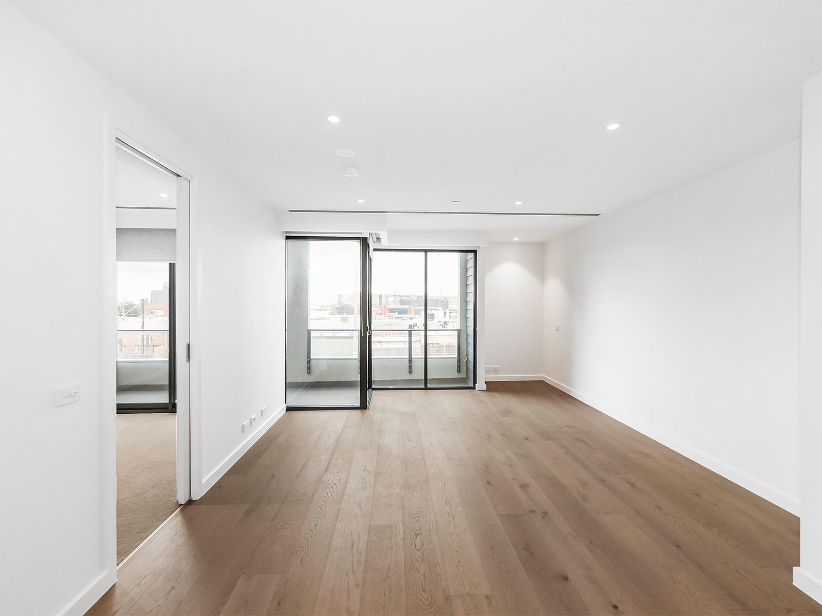 Gallery: 102/9 Bay Road