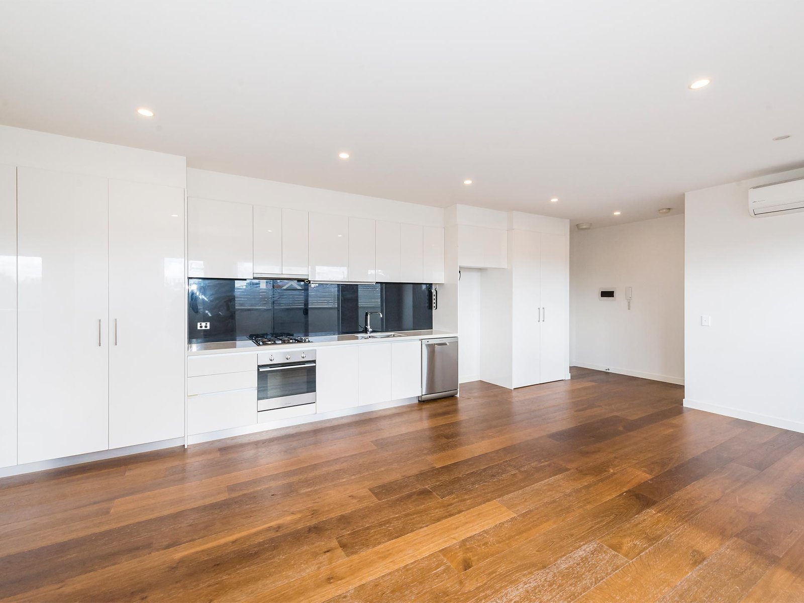 Gallery: 10/298 South Road