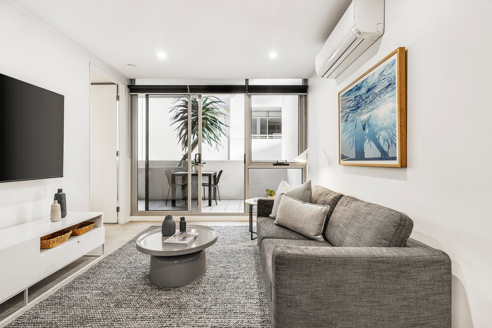 Gallery: 102/99 Dow Street