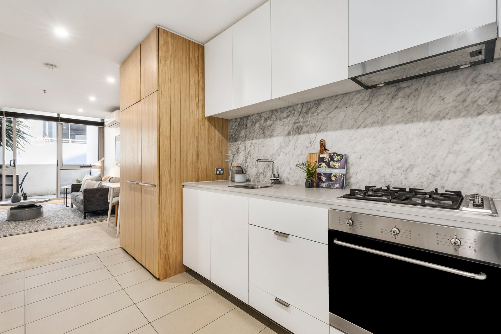 Gallery: 102/99 Dow Street