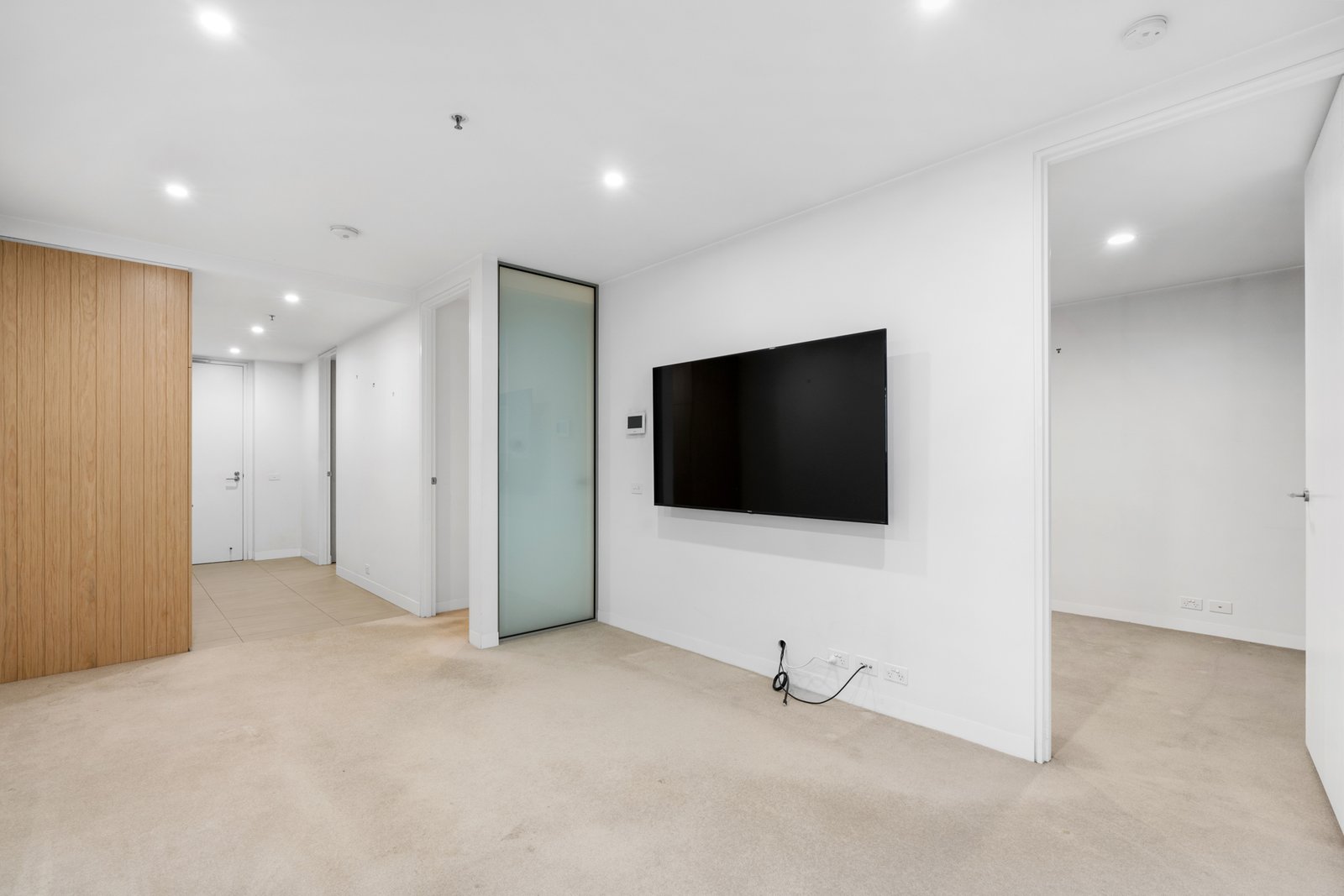 Gallery: 102/99 Dow Street
