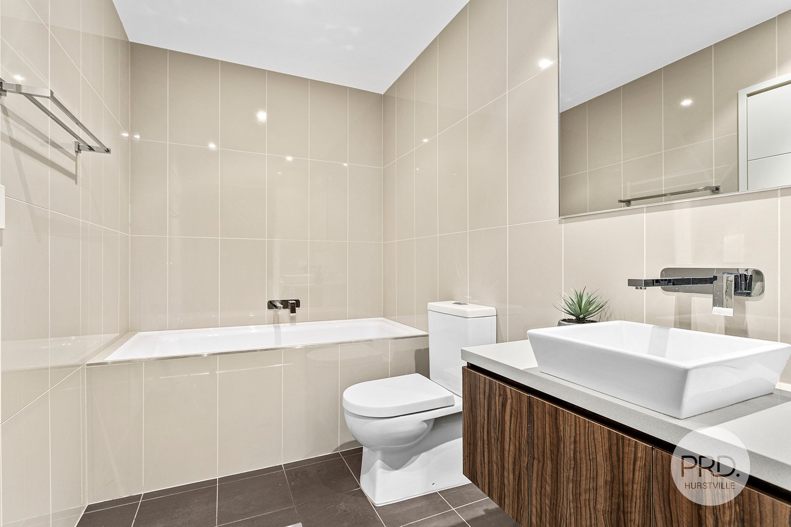 102/99 Forest Road HURSTVILLE 6