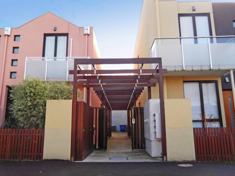 10/2A Simpson Street, YARRAVILLE