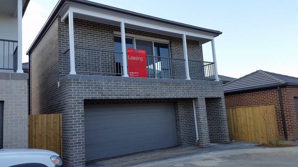 102a William Hart Crescent PENRITH 1