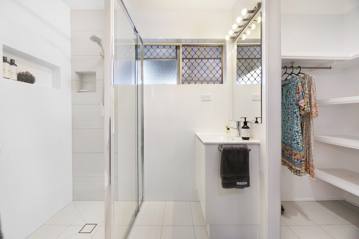 103 Albion Avenue MIAMI 11