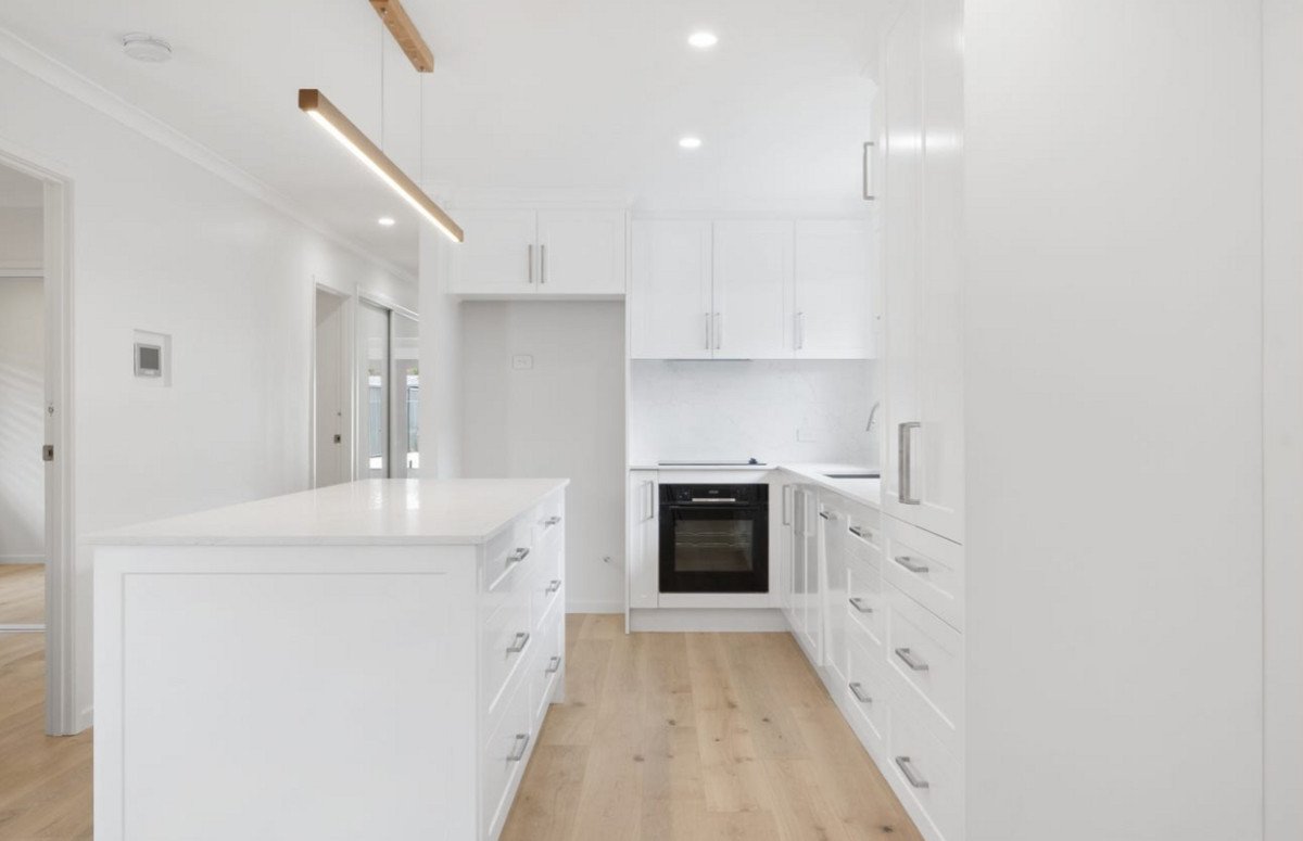 103 Albion Avenue MIAMI 2