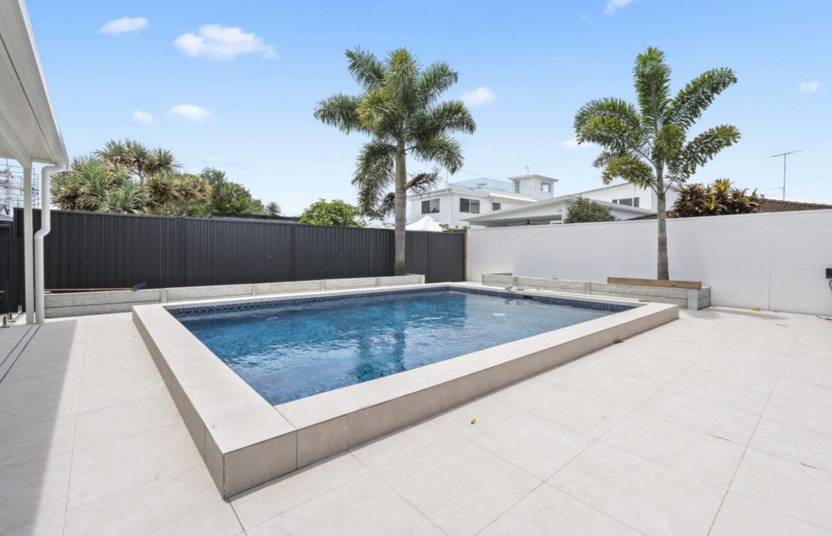 103 Albion Avenue MIAMI 4