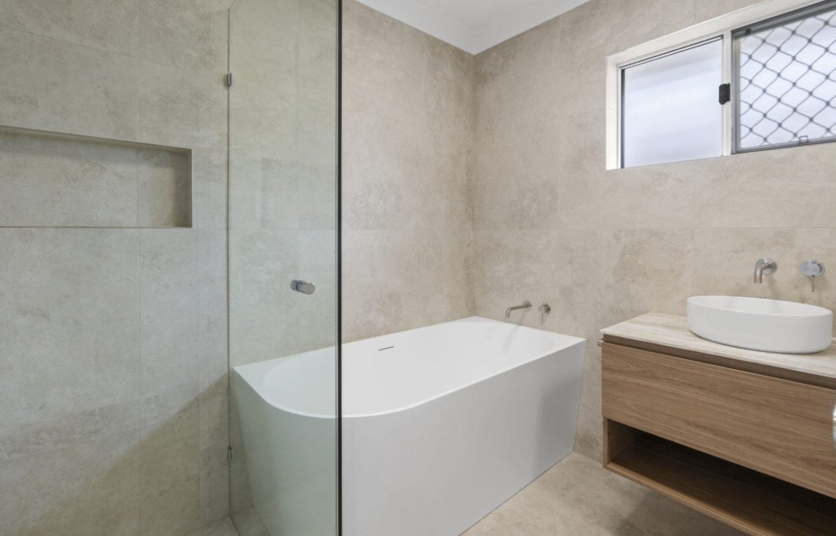 103 Albion Avenue MIAMI 12