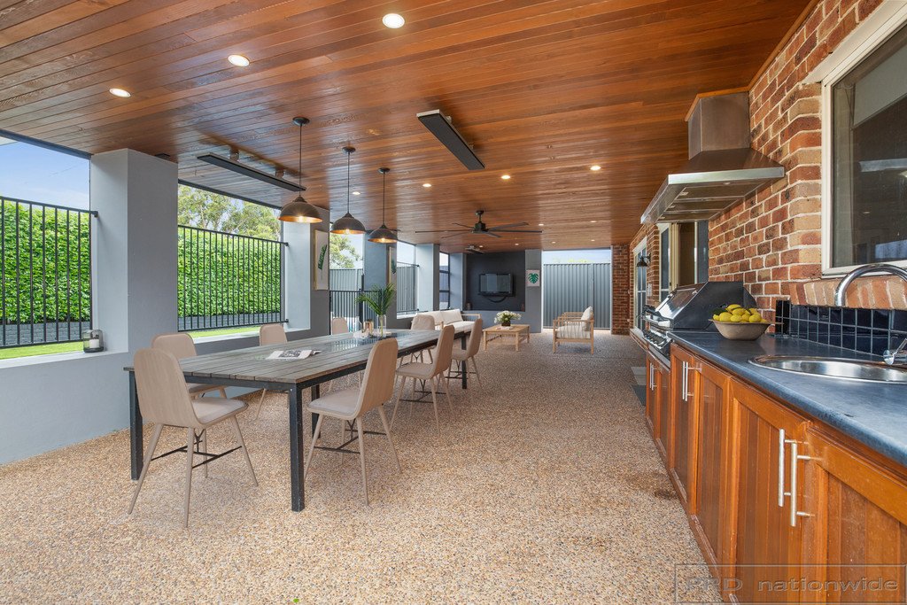 103 Canterbury Drive RAWORTH 11