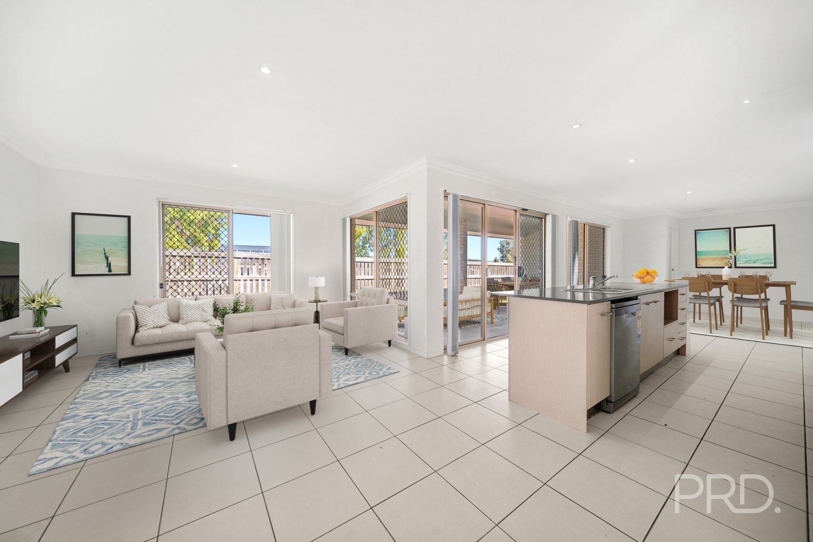 103 GIRRAWEEN Drive SPRINGFIELD LAKES 4