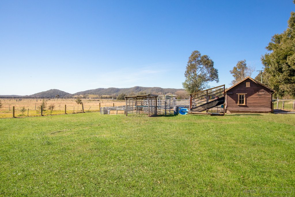 1030 Newline Road EAST SEAHAM 21