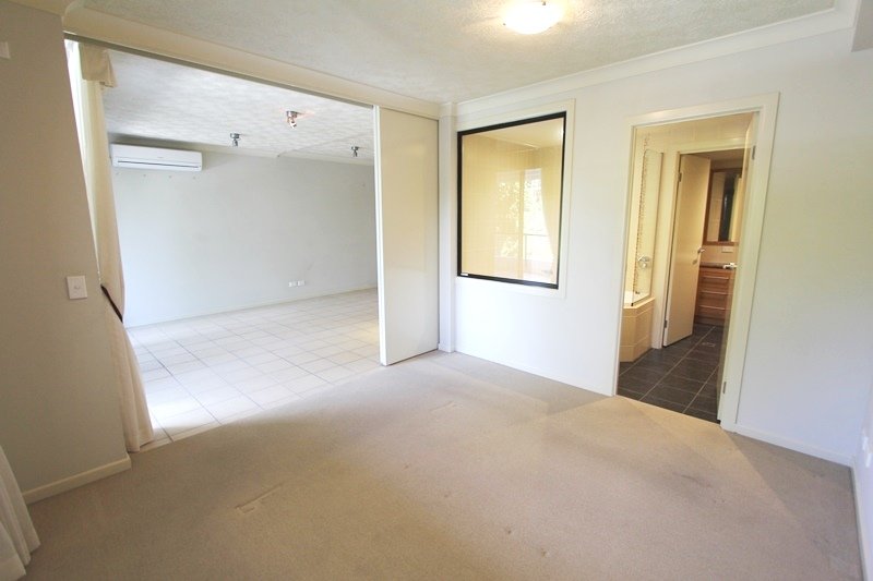 10/31 Railway Street SOUTHPORT 5