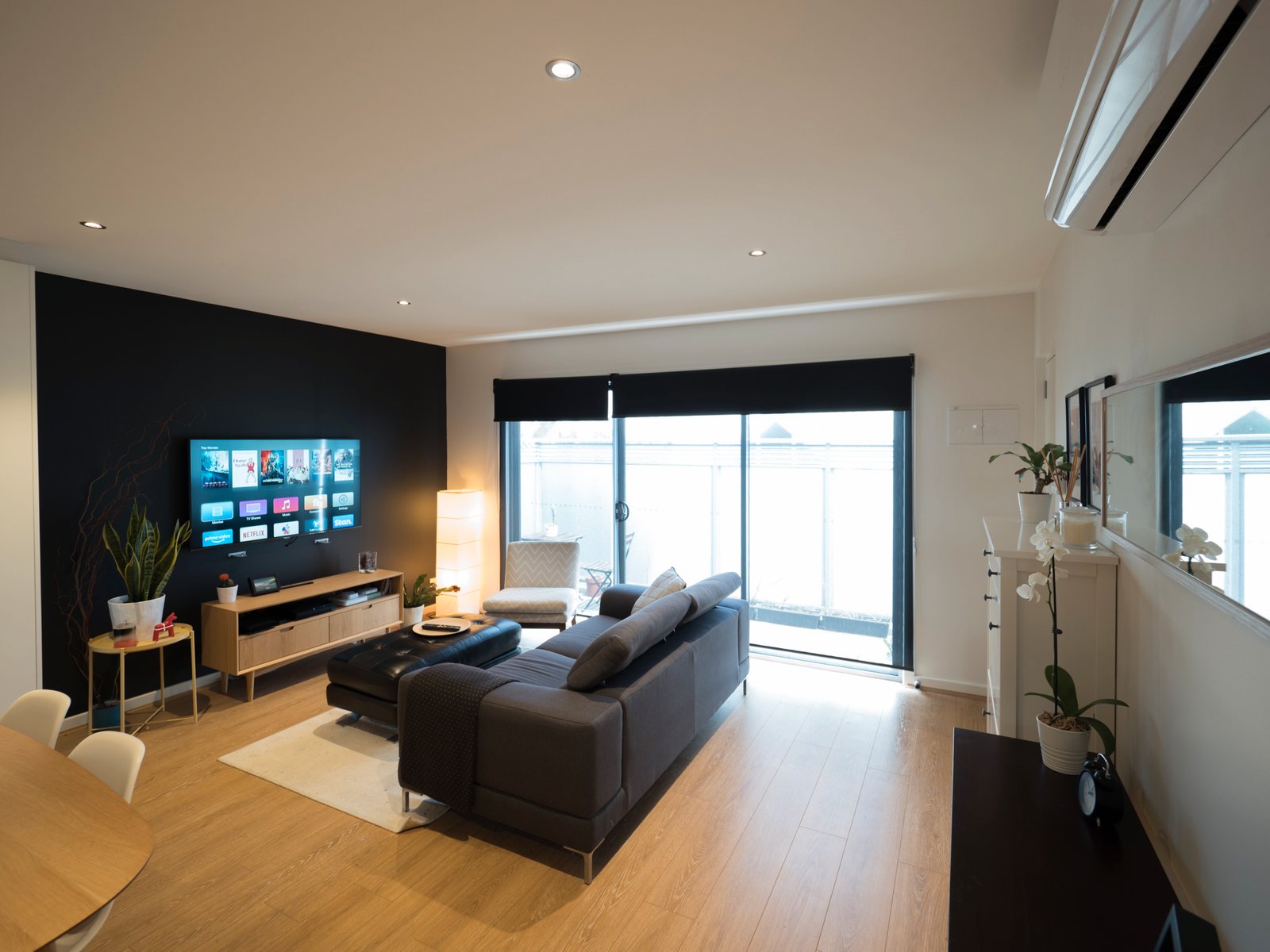 Gallery: 103/10 Warrigal Road
