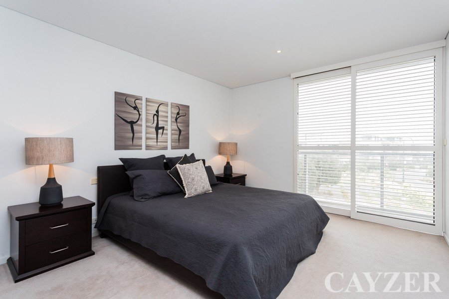 Gallery: 103/159 Beach Street