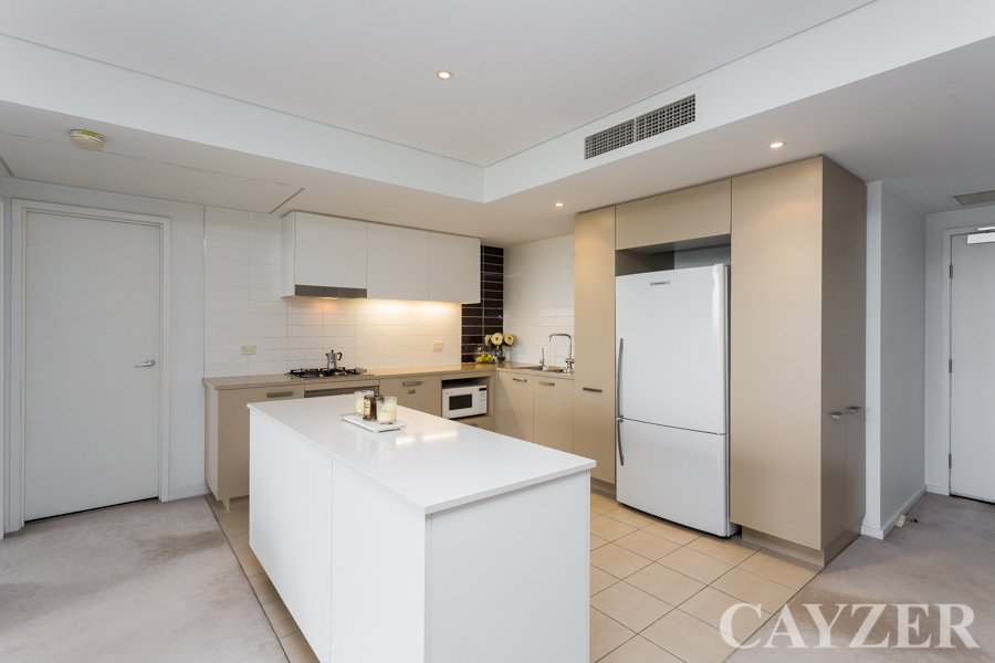 Gallery: 103/159 Beach Street