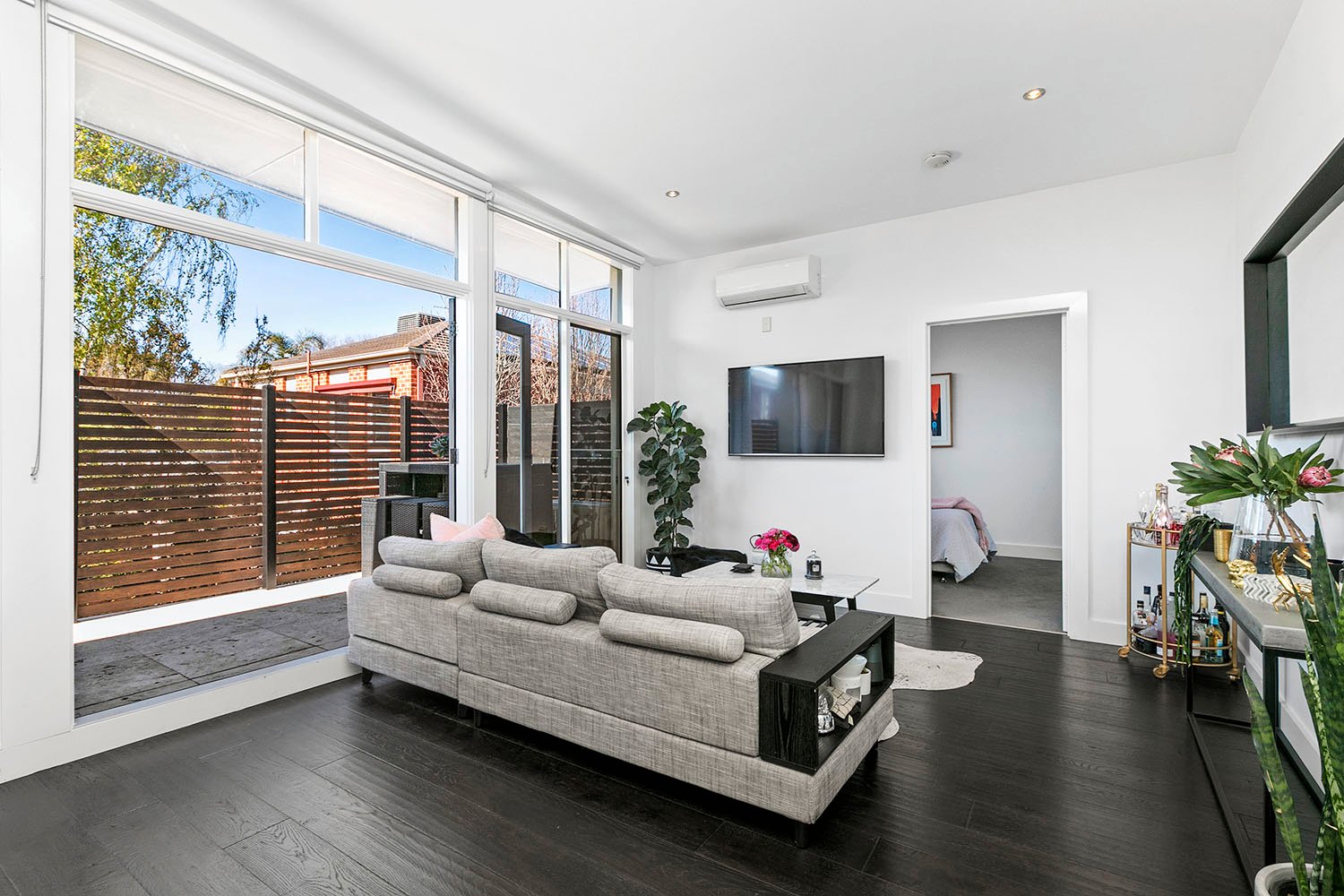 Gallery: 10/32 Loller Street