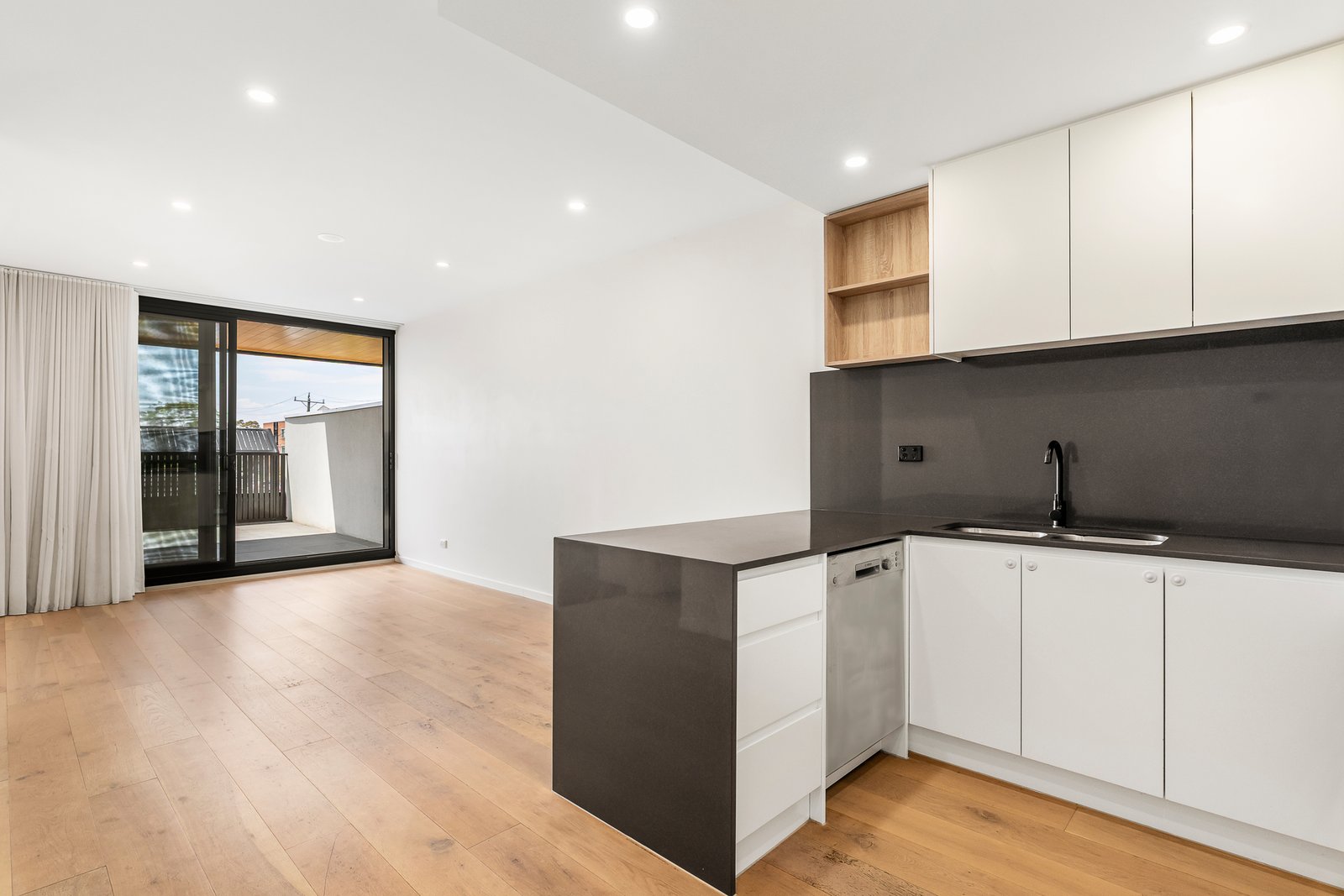 Gallery: 103/215 Chesterville Road