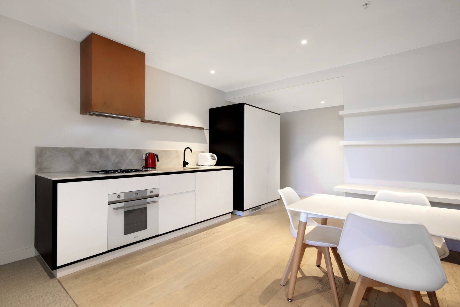 Gallery: 103/276-280 Neerim Road