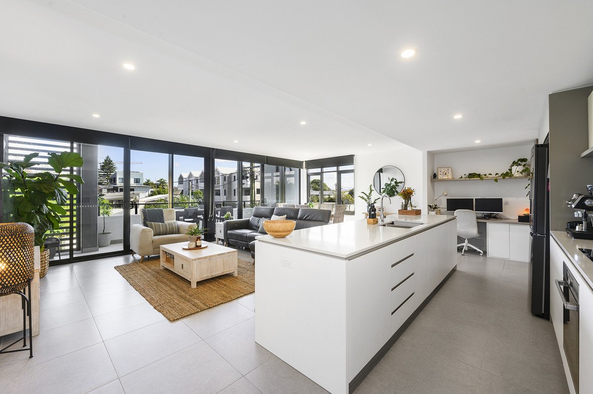 103/3-7 Twenty Fourth Avenue Palm Beach 2