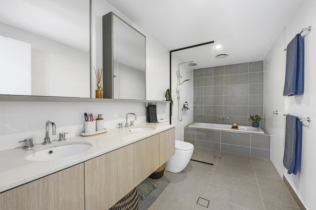 103/3-7 Twenty Fourth Avenue Palm Beach 4