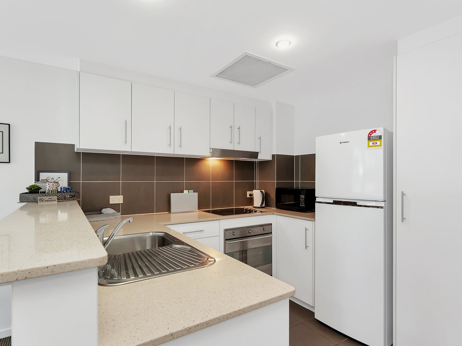 1034/1 Ocean Street BURLEIGH HEADS 4