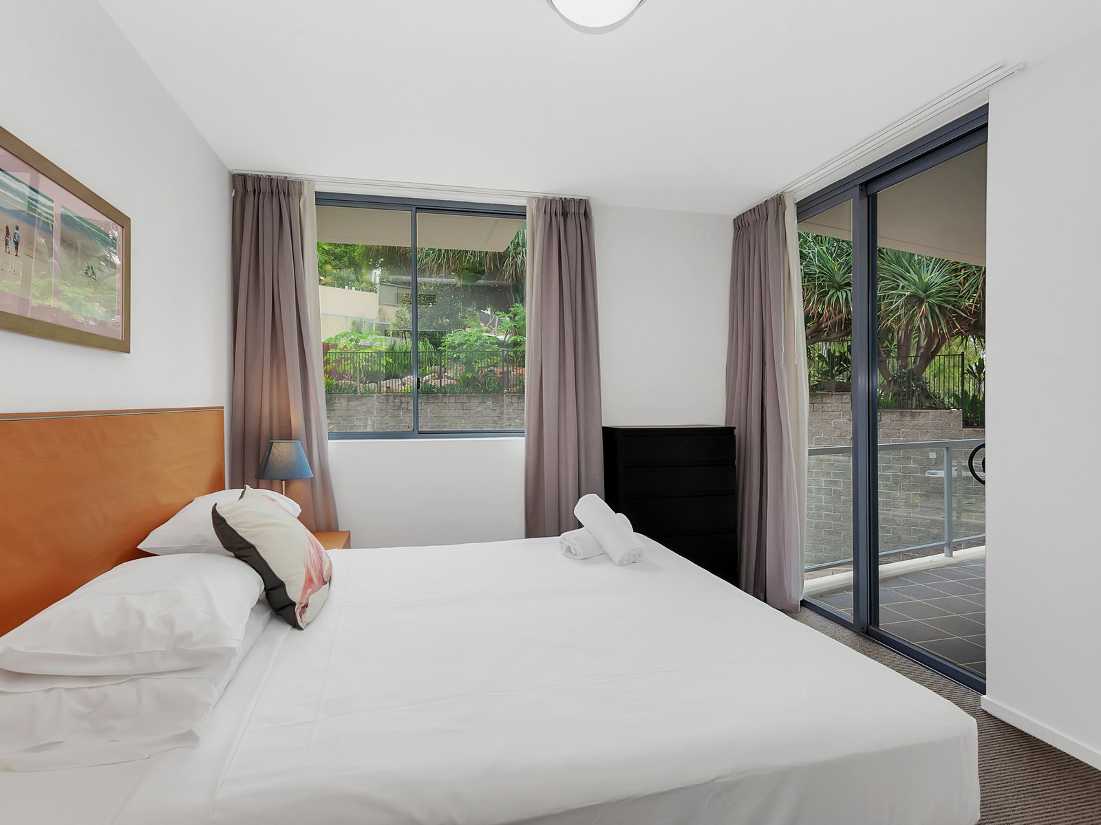 1034/1 Ocean Street BURLEIGH HEADS 9