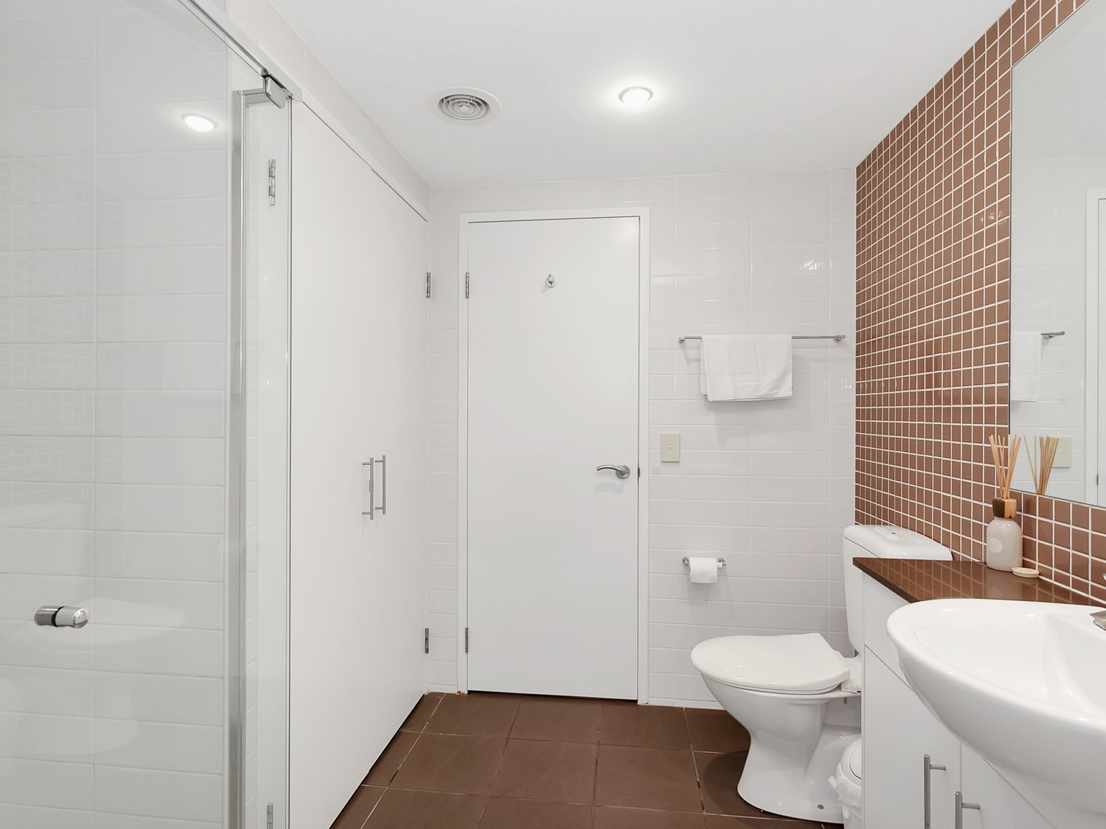 1034/1 Ocean Street BURLEIGH HEADS 10