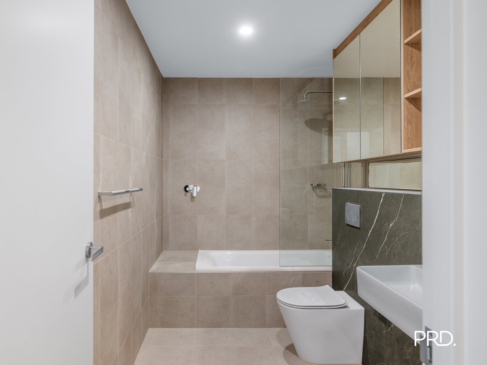 103/4B Retreat Drive Penrith 10