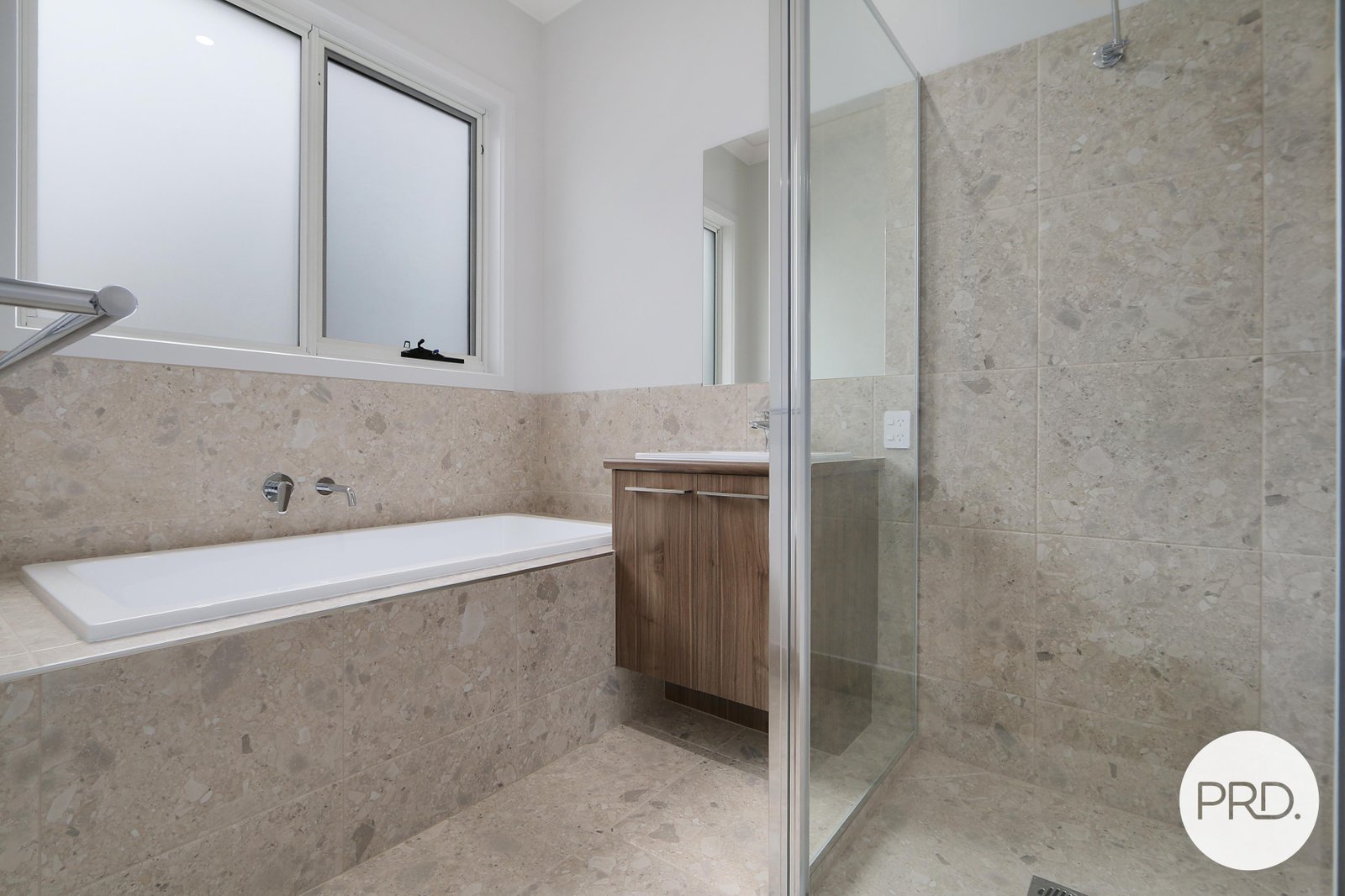 1035 Caratel Street NORTH ALBURY 8