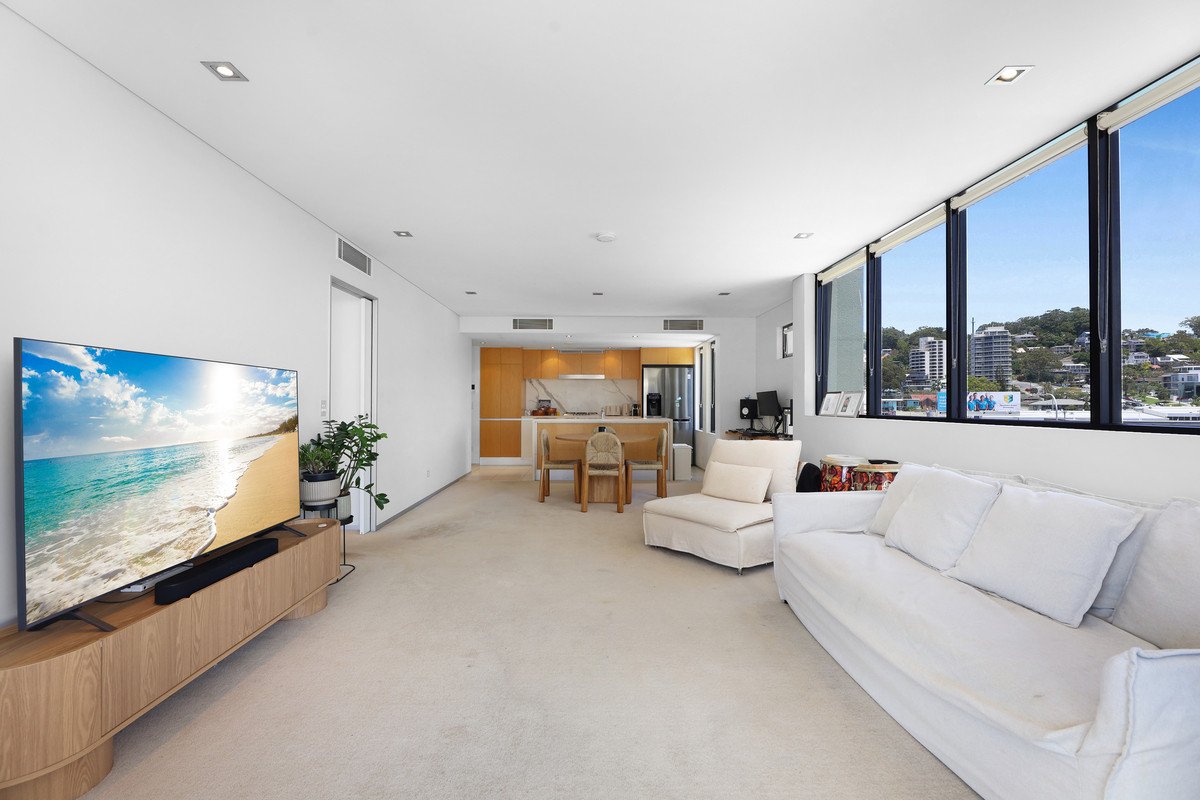 1035/2-14 The Esplanade Burleigh Heads 6