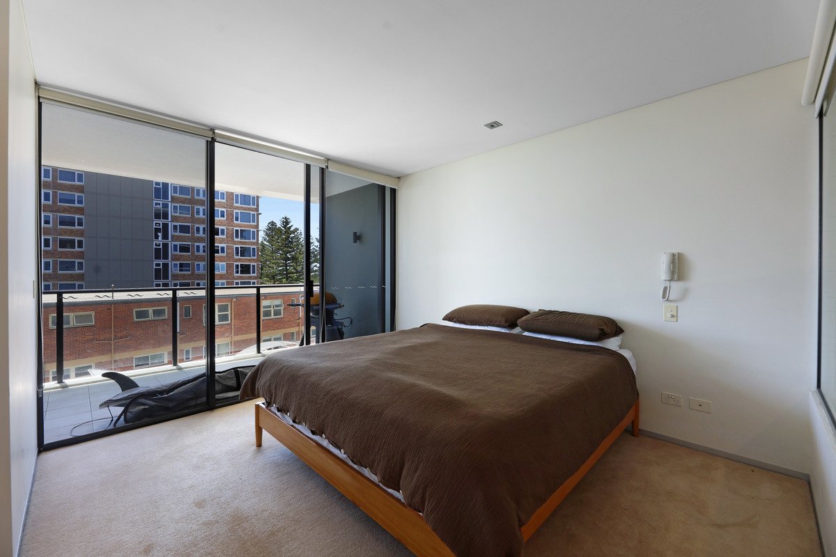 1035/2-14 The Esplanade Burleigh Heads 9