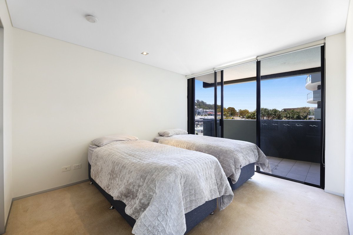 1035/2-14 The Esplanade Burleigh Heads 11