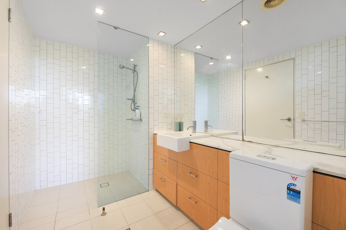 1035/2-14 The Esplanade Burleigh Heads 12