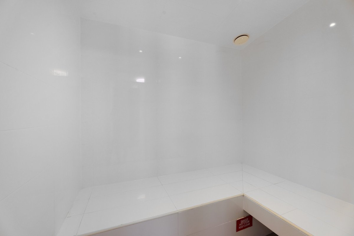 1035/2-14 The Esplanade Burleigh Heads 18