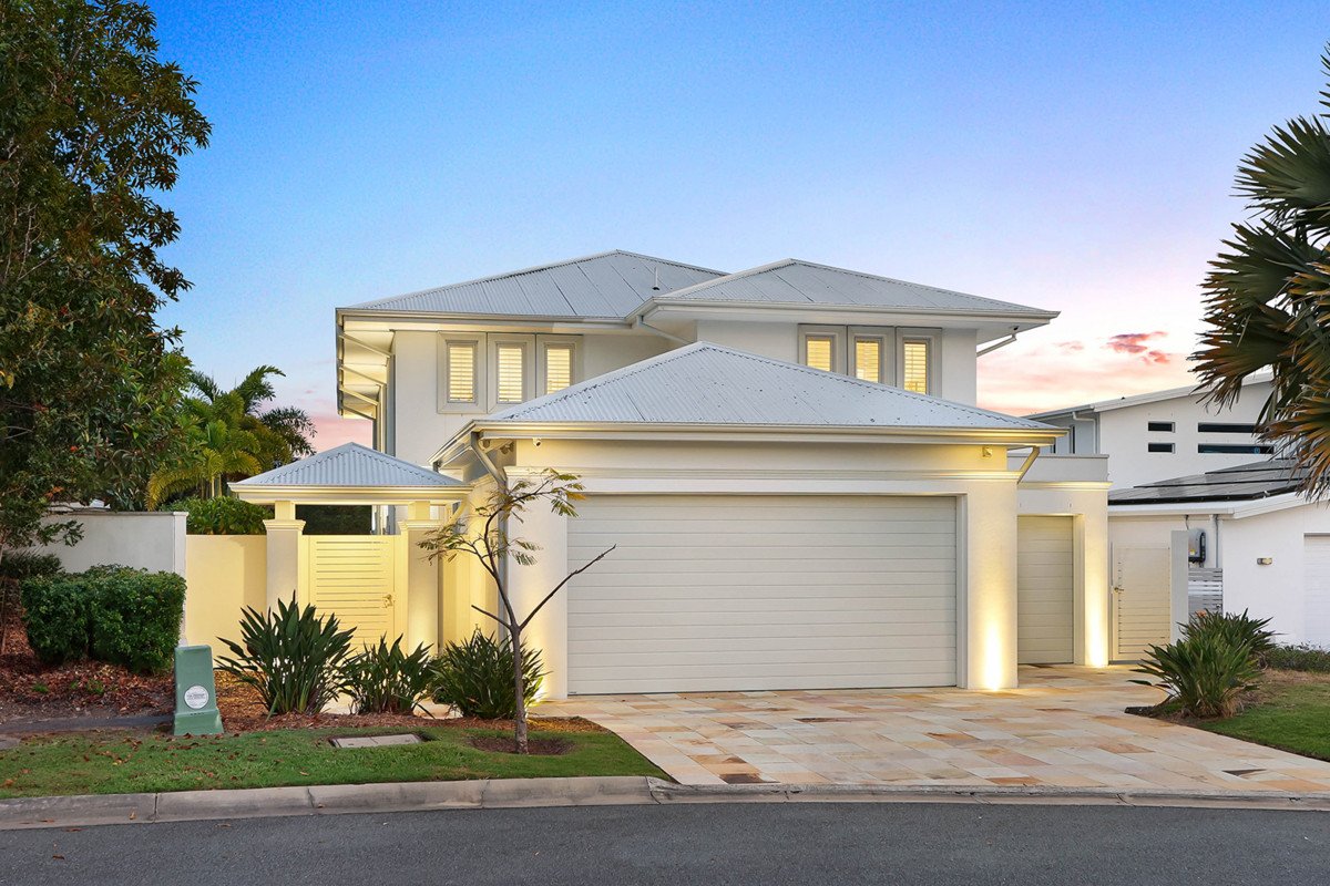 1036 Lakeview Terrace Benowa 2