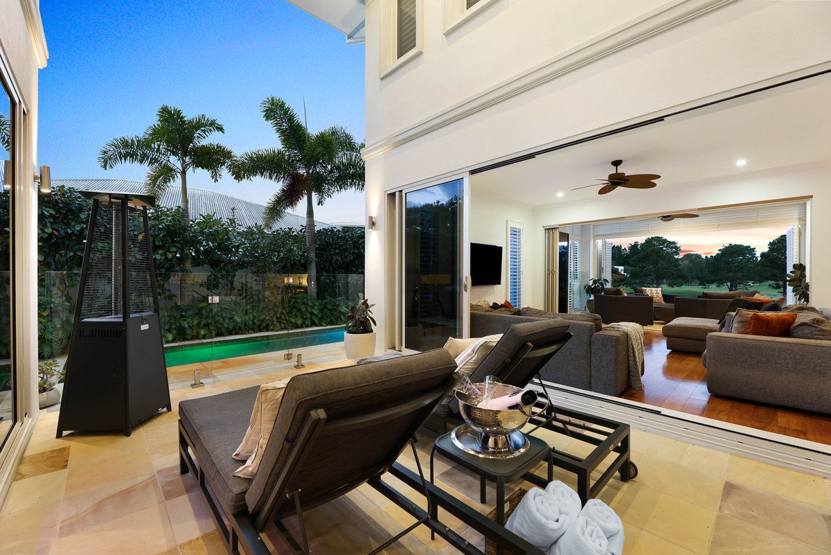 1036 Lakeview Terrace Benowa 6