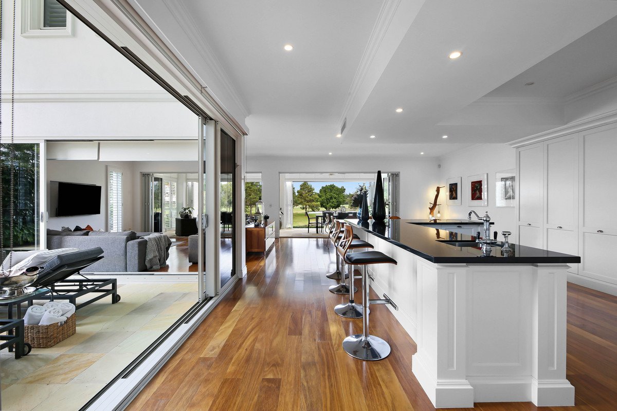 1036 Lakeview Terrace Benowa 7