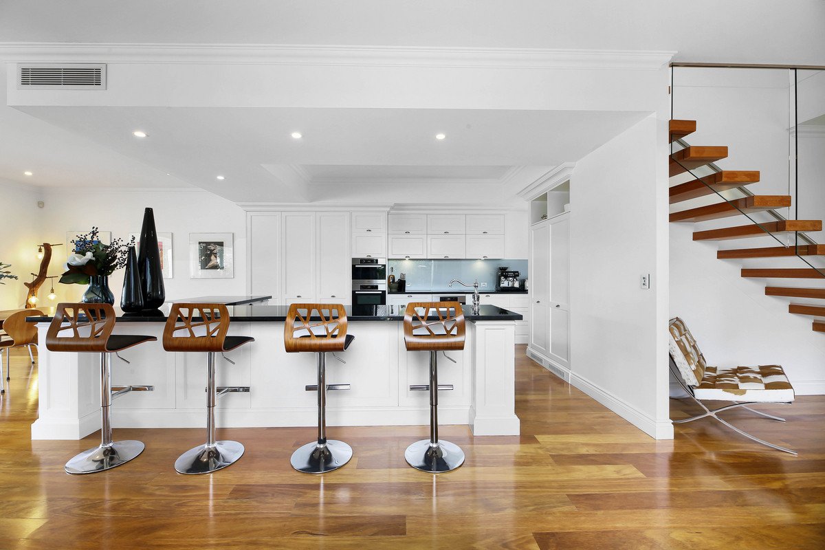 1036 Lakeview Terrace Benowa 8