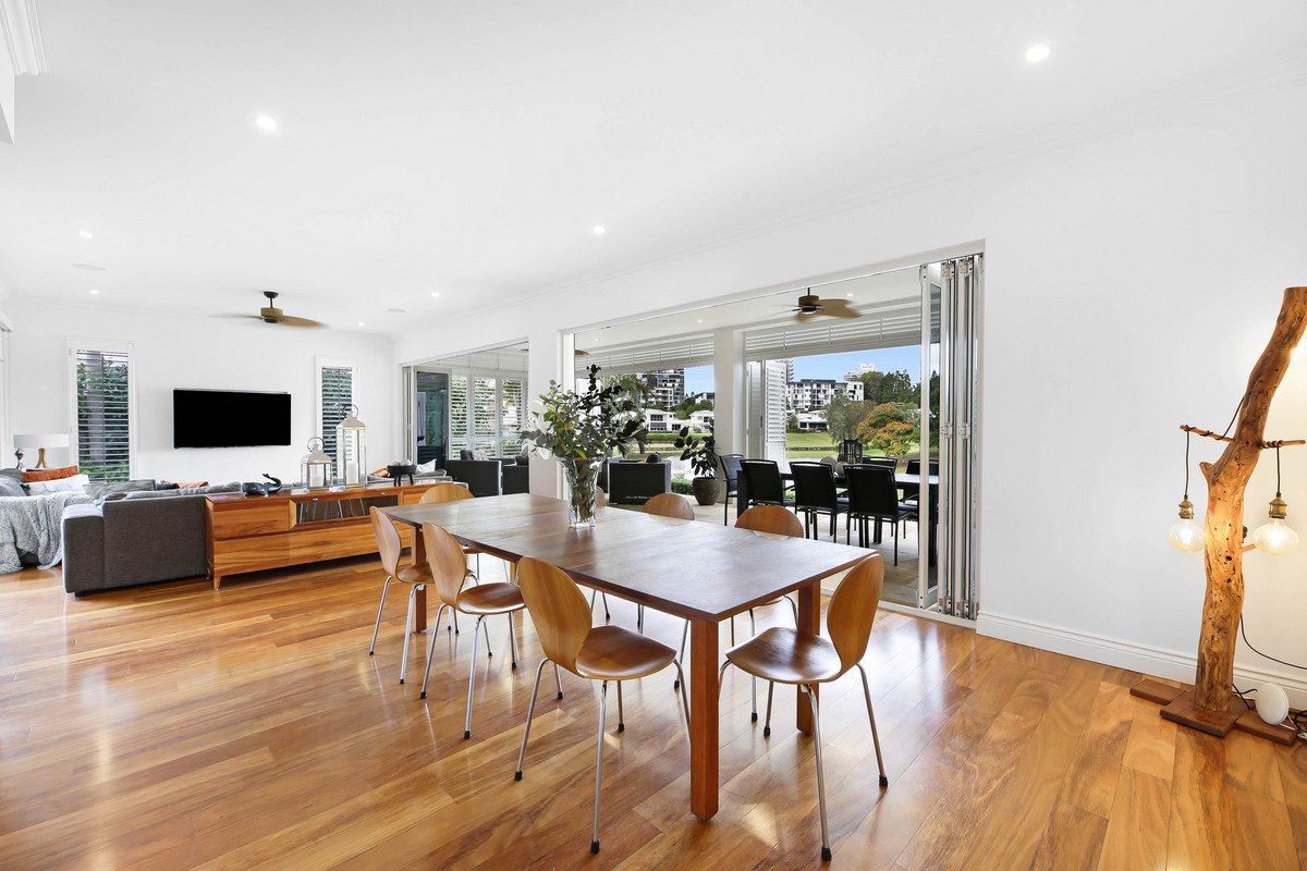 1036 Lakeview Terrace Benowa 12