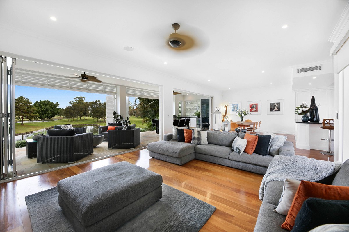 1036 Lakeview Terrace Benowa 13