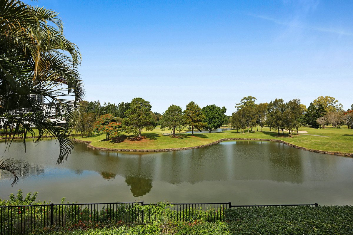 1036 Lakeview Terrace Benowa 16