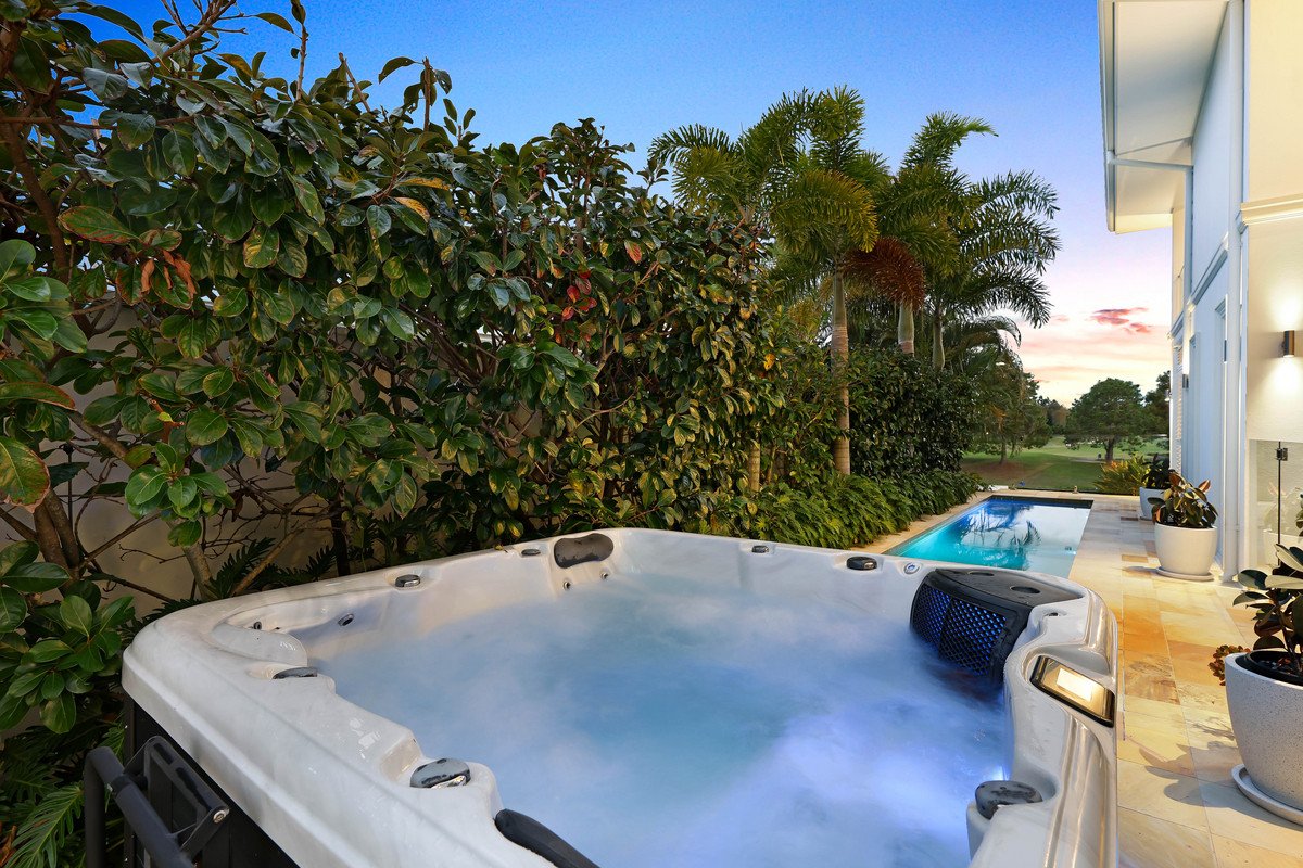 1036 Lakeview Terrace Benowa 20